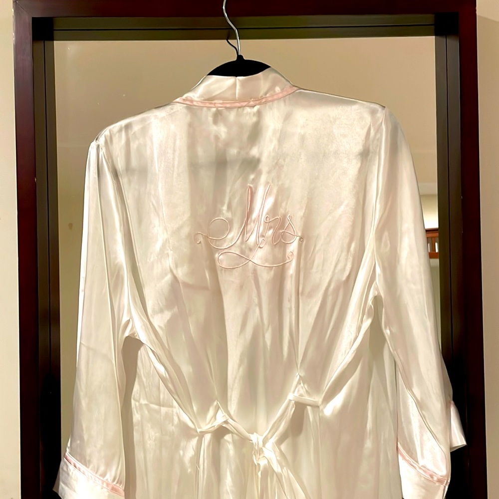 LINEA DONATELLA
'Mrs' Satin Wrap Bridal Robe, Chemise Nightgown Set